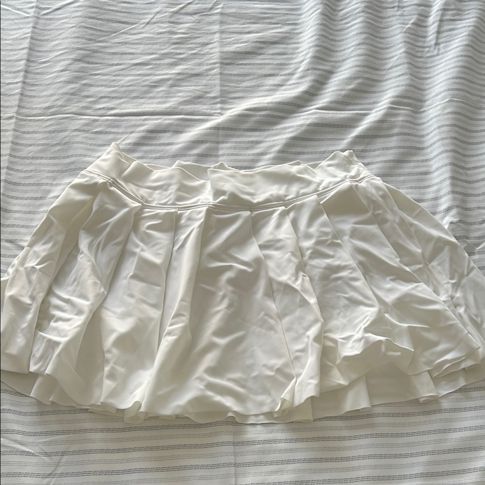 WILD FABLE pleated white skirt